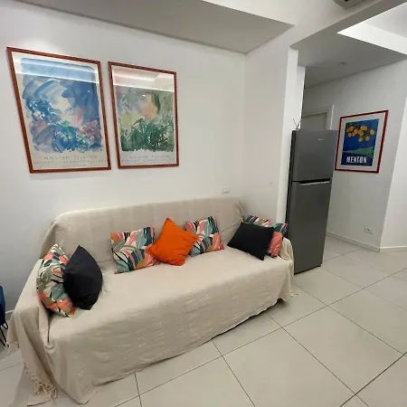 Le Cap, Beau Trois Pieces Au Coeur De La Vieille Apartment