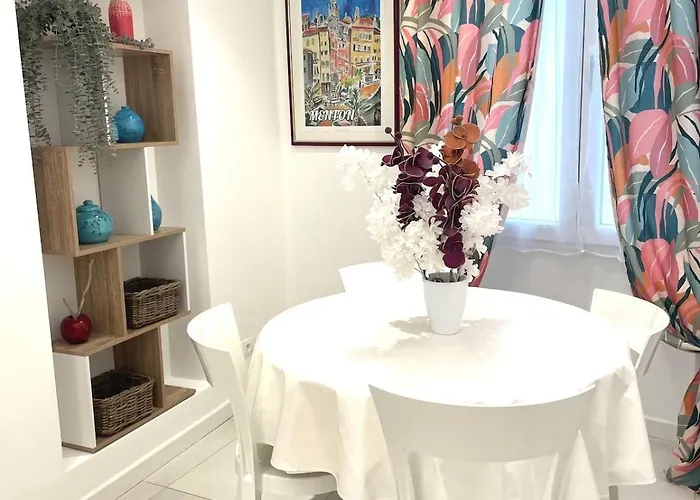 Apartamento Le Cap, Beau Trois Pieces Au Coeur De La Vieille *